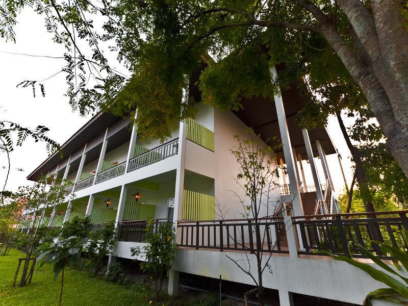 Tree House Hotel Sisaket Екстериор снимка