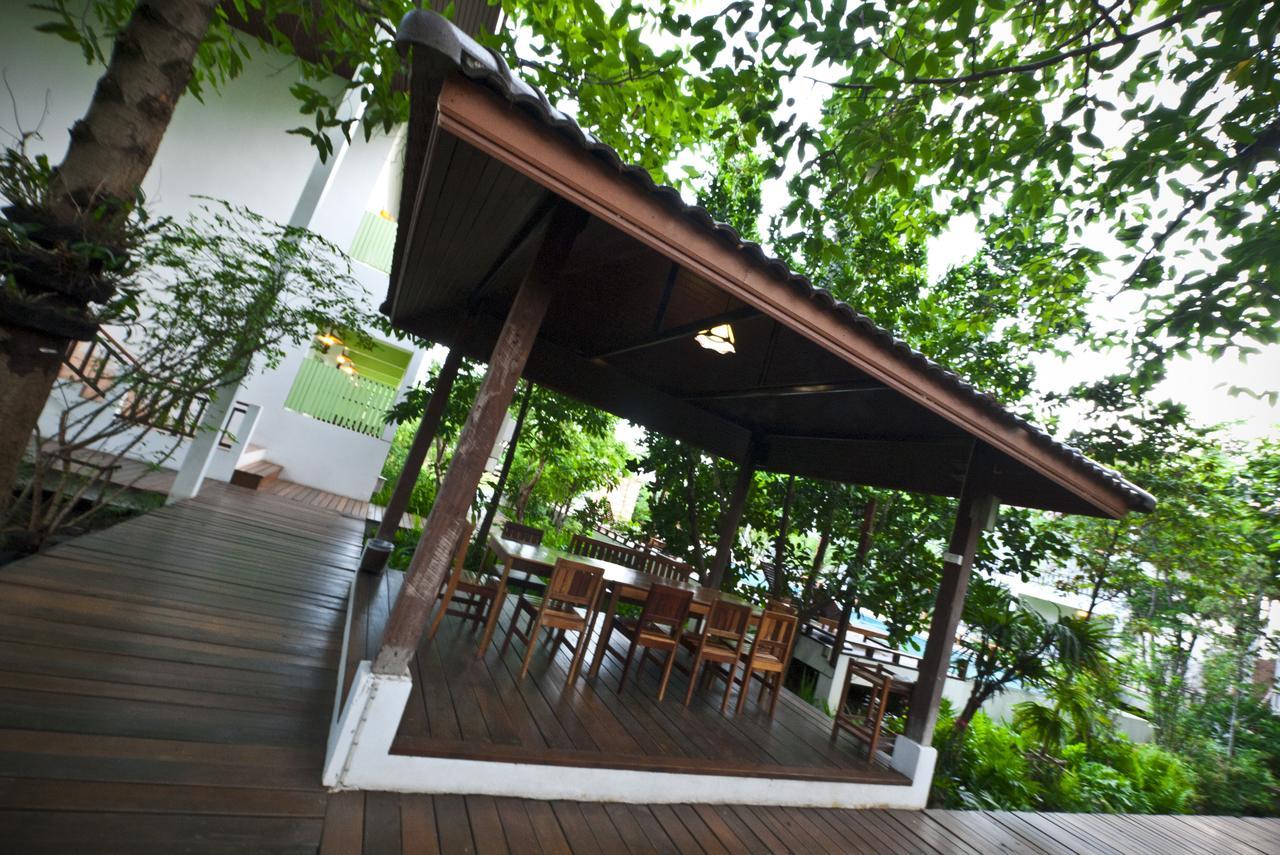 Tree House Hotel Sisaket Екстериор снимка