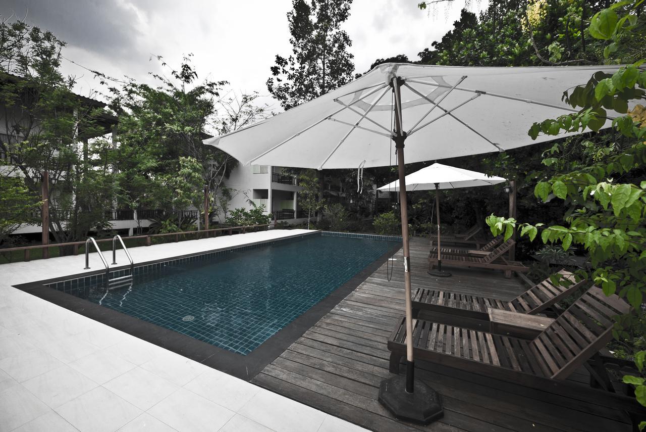 Tree House Hotel Sisaket Екстериор снимка